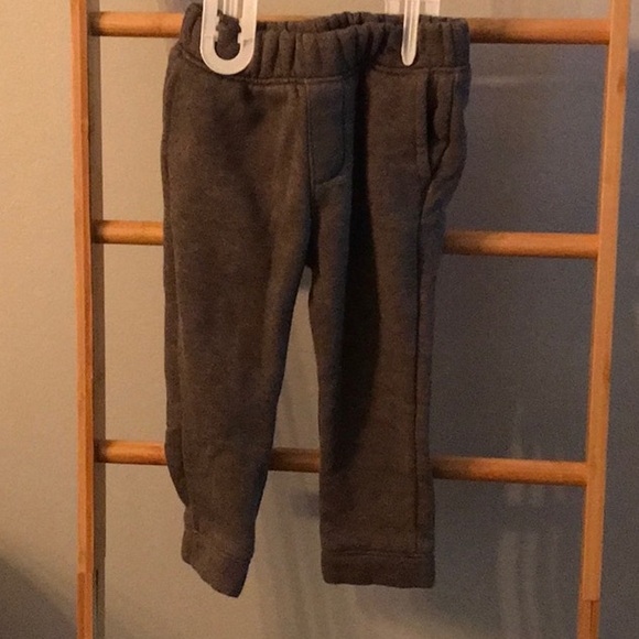 7 For all mankind size 2T sweat suit hoodie set. Lined hood. Full front zipper - Picture 4 of 9